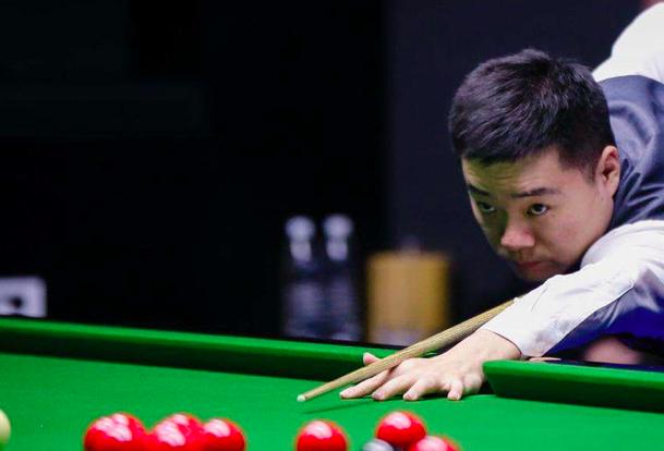 效力西乙B 效力西乙B